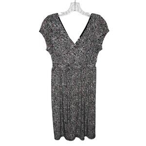 Madison Short Sleeve V-Neck Dress Size S